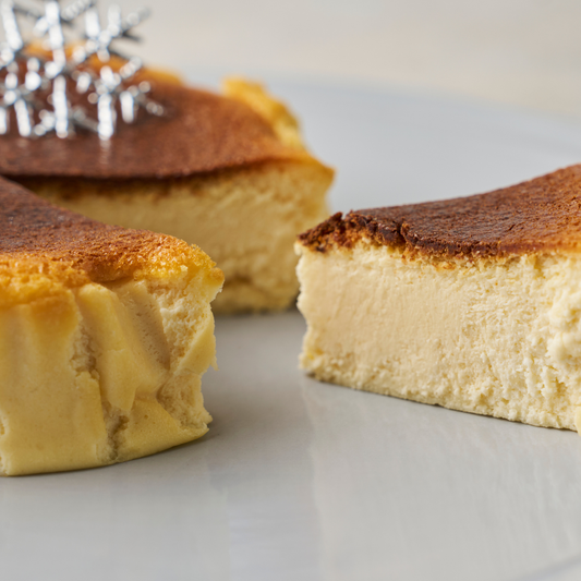 冷凍で届くチーズケーキを一番美味しく食べる方法。解凍のコツと保存期間をプロが解説